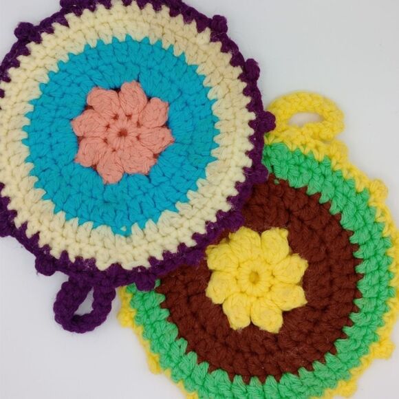 Vintage crocheted trivets - Picture 1 of 7